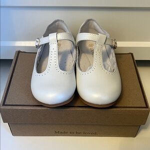 L'Amour Classic White T-Bar Dress Shoes size 12